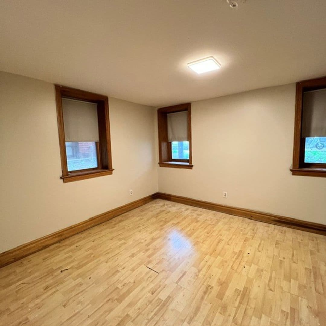 Detroit Apartment: 39 Peterboro St