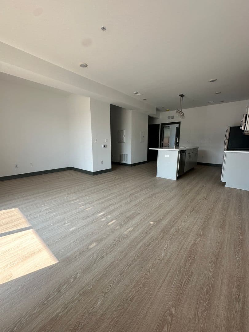 Berkley Apartment: 2219 Coolidge Hwy