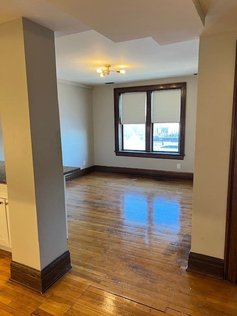 Detroit Apartment: 14 Charlotte St