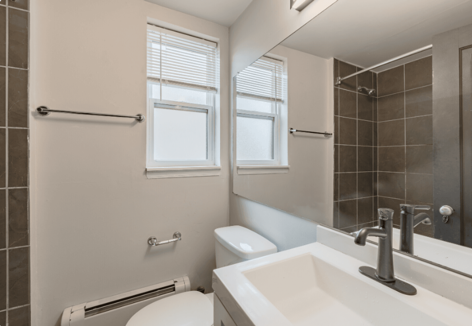 Royal Oak Apartment: 310 W Sixth St