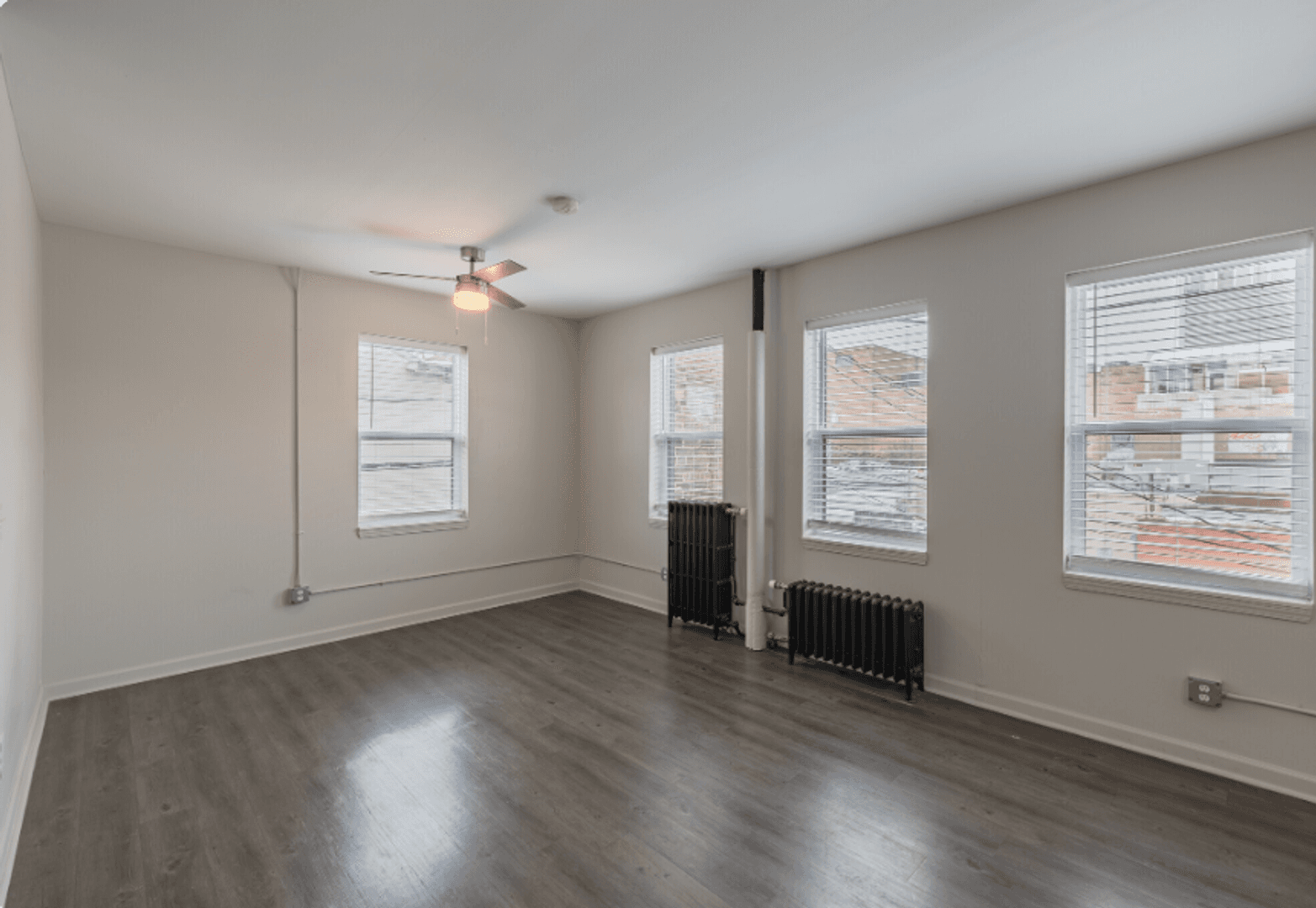 Royal Oak Apartment: 310 W Sixth St