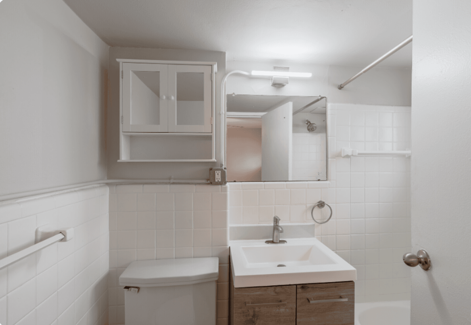 Royal Oak Apartment: 1903 N Main Street