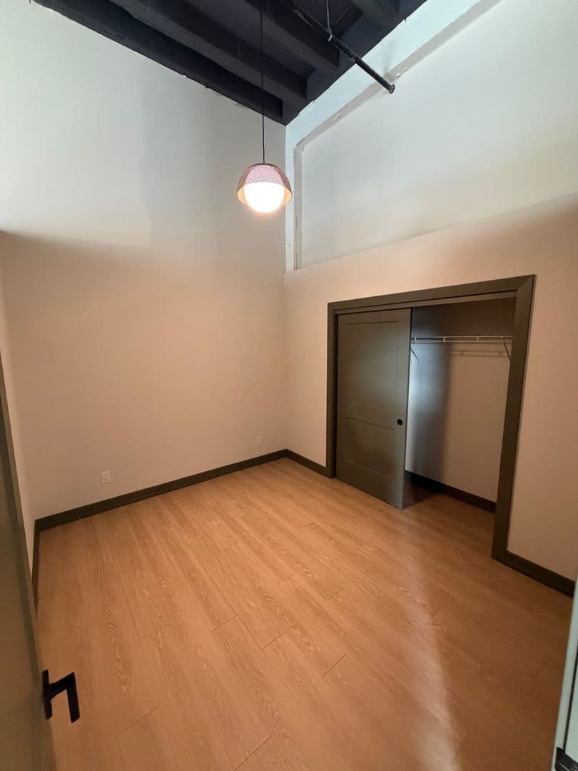 Berkley Apartment: 2219 Coolidge Hwy