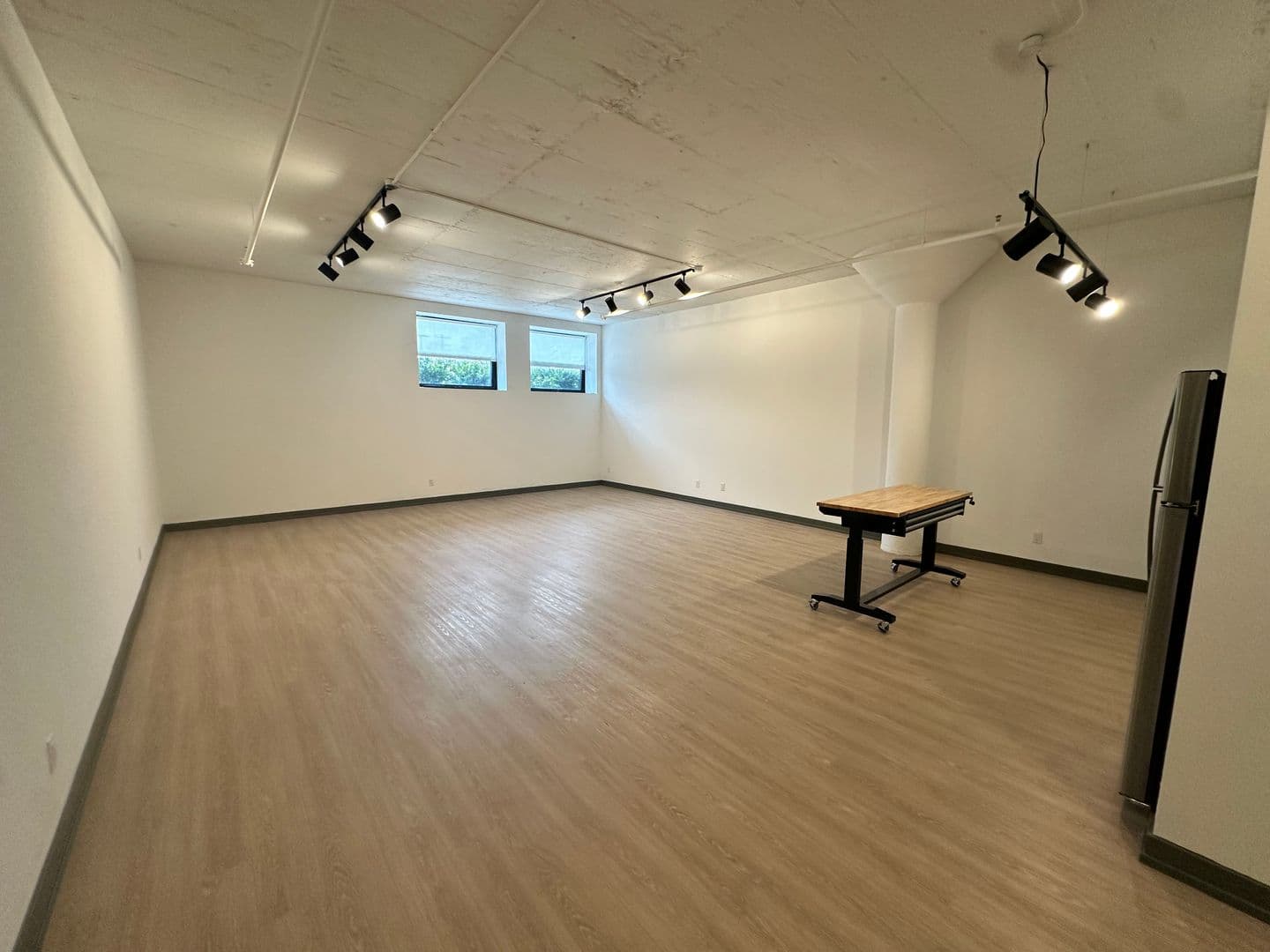 Berkley Apartment: 2219 Coolidge Hwy