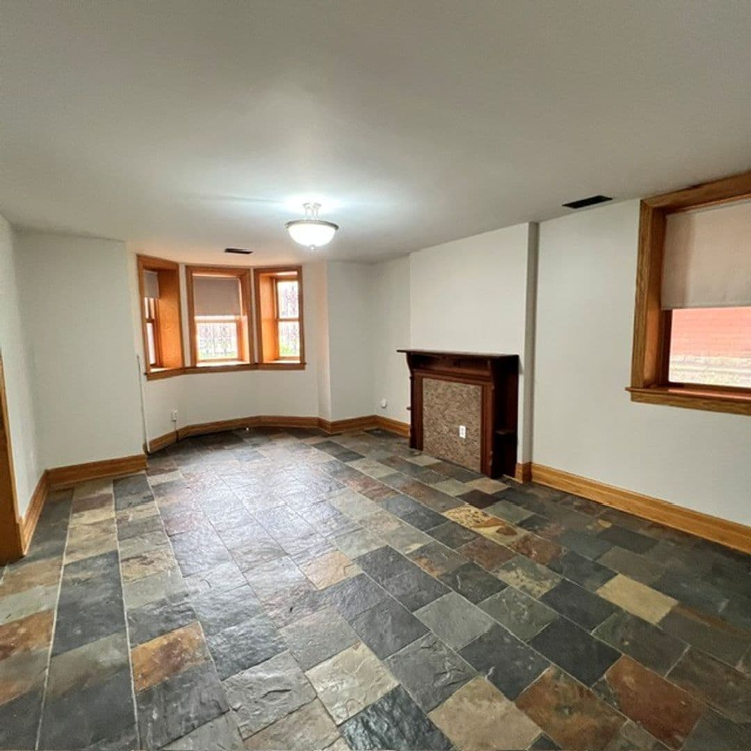 Detroit Apartment: 39 Peterboro St