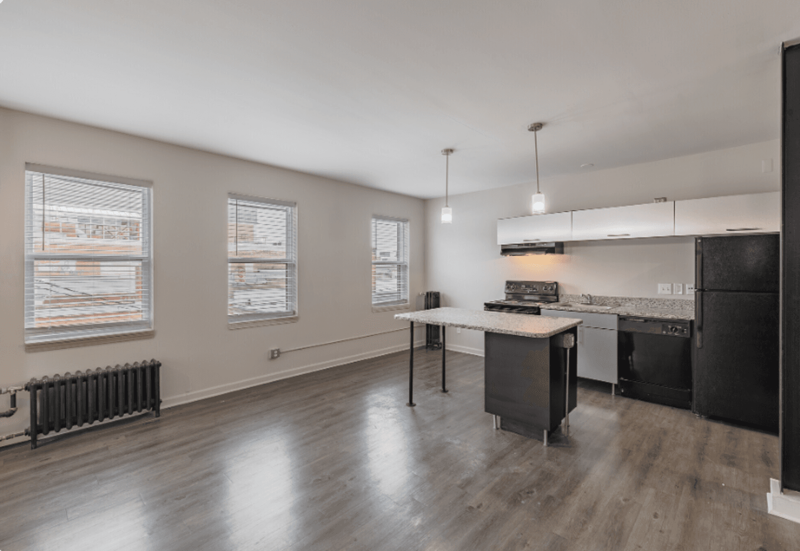 Royal Oak Apartment: 310 W Sixth St