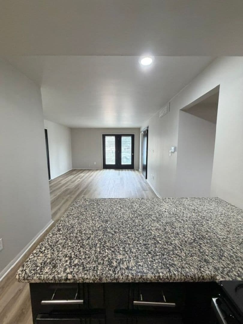 Berkley Apartment: 2575 Catalpa Drive