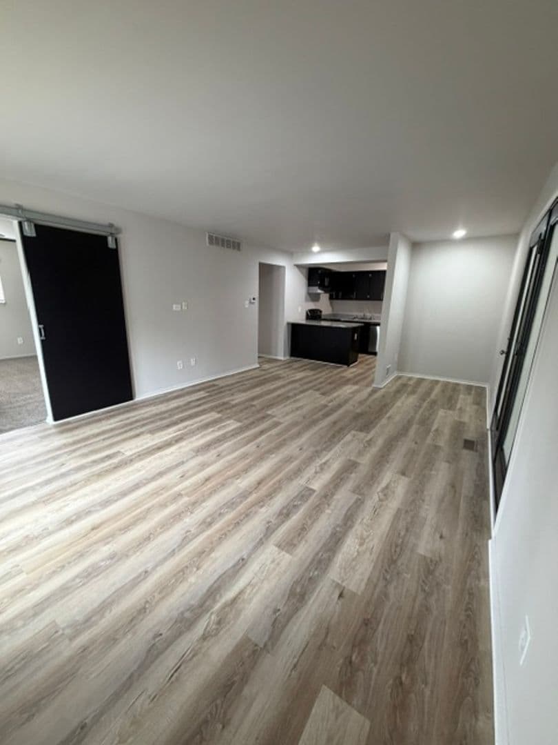 Berkley Apartment: 2575 Catalpa Drive
