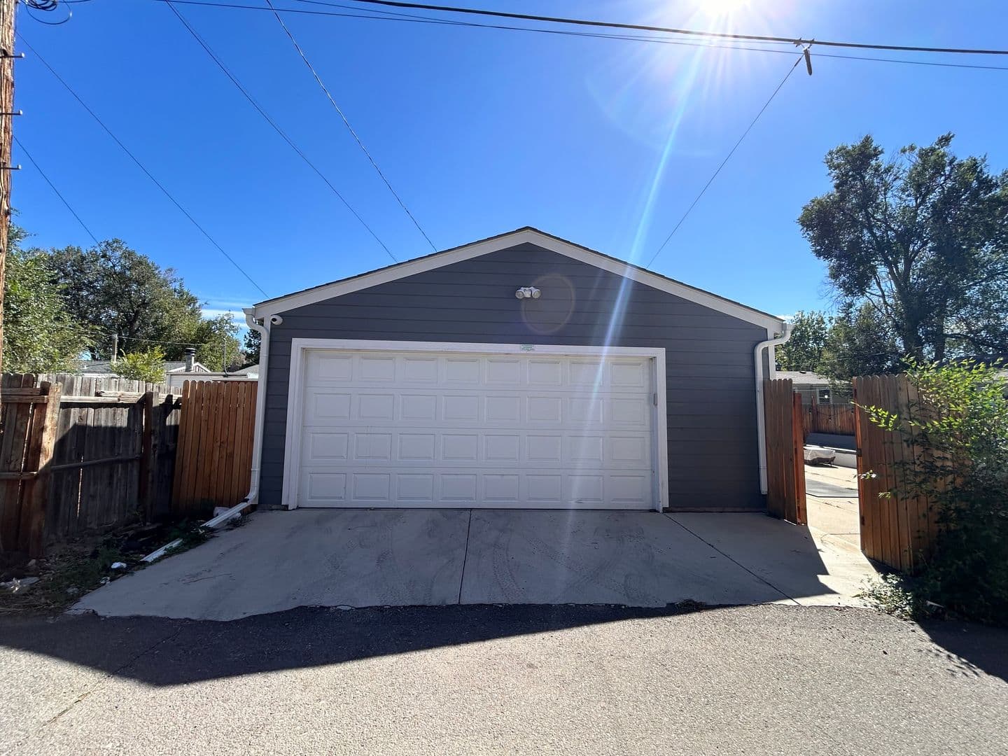 Denver House: 1571 W. Cedar Avenue