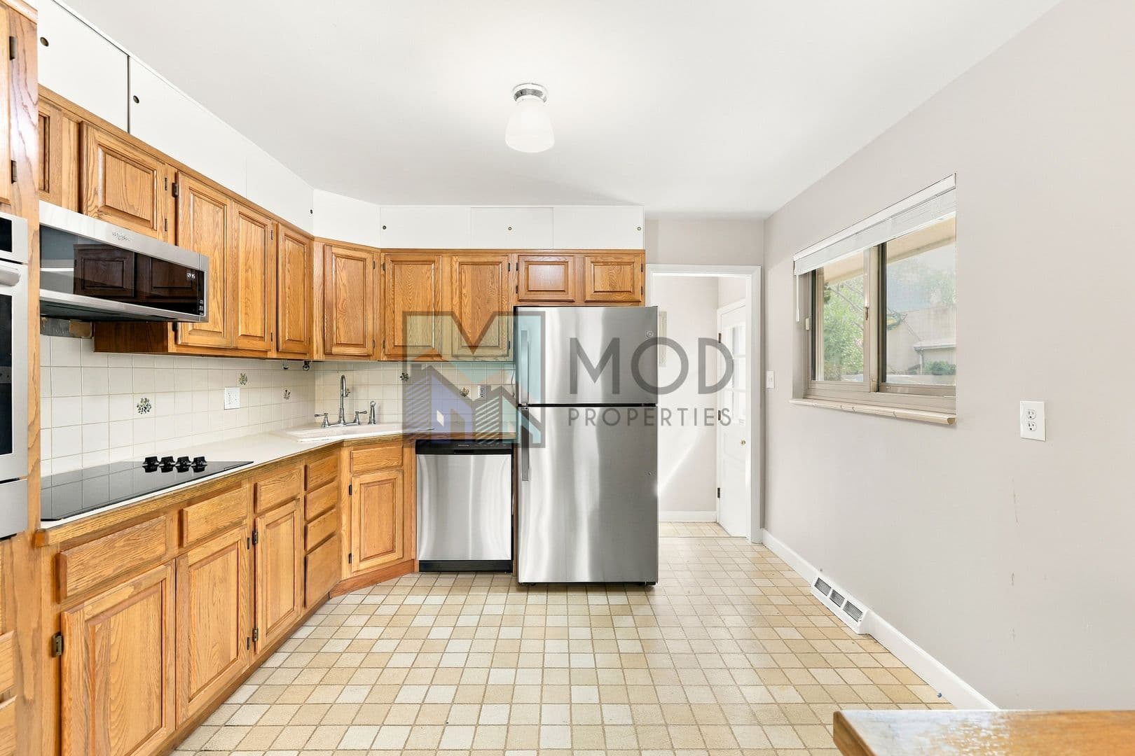 Denver House: 3326 S Ash St