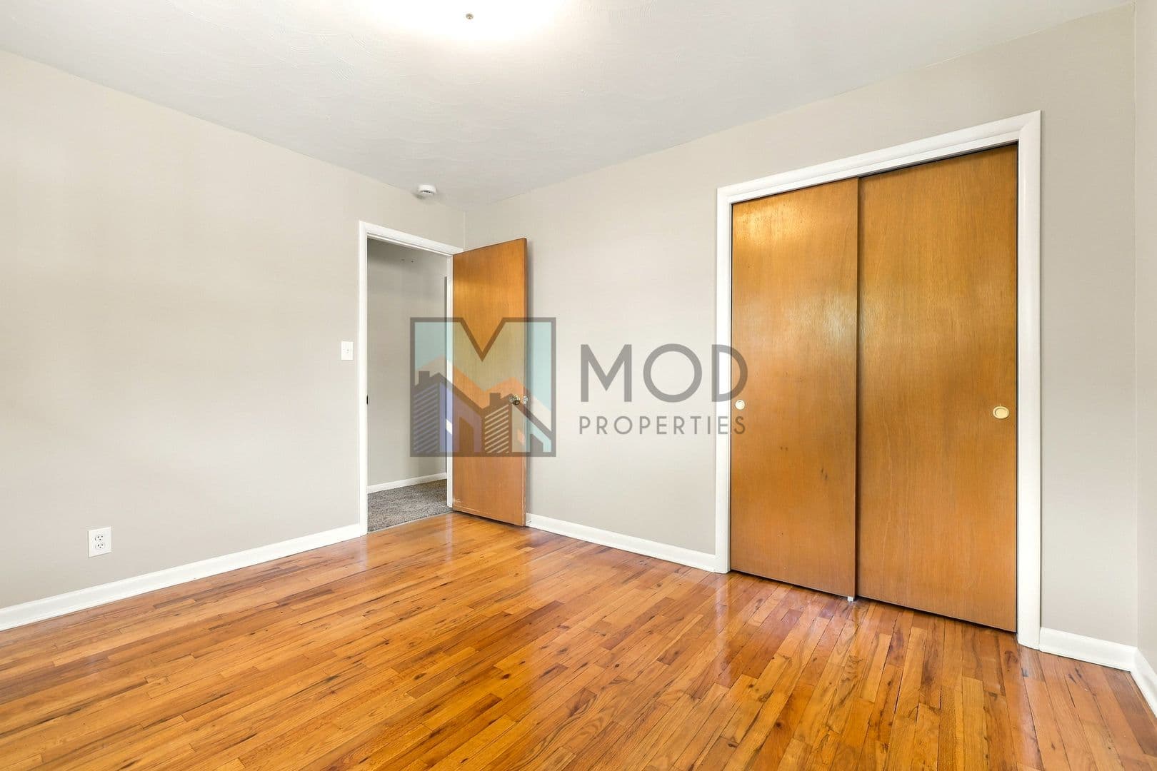 Denver House: 3326 S Ash St