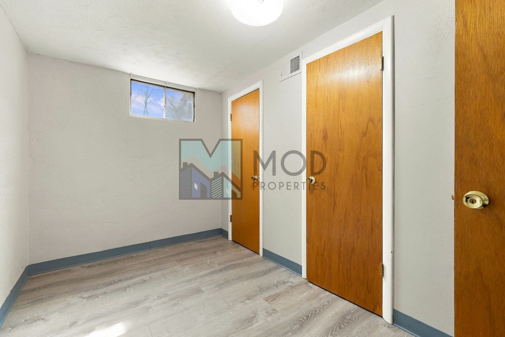 Denver House: 3326 S Ash St