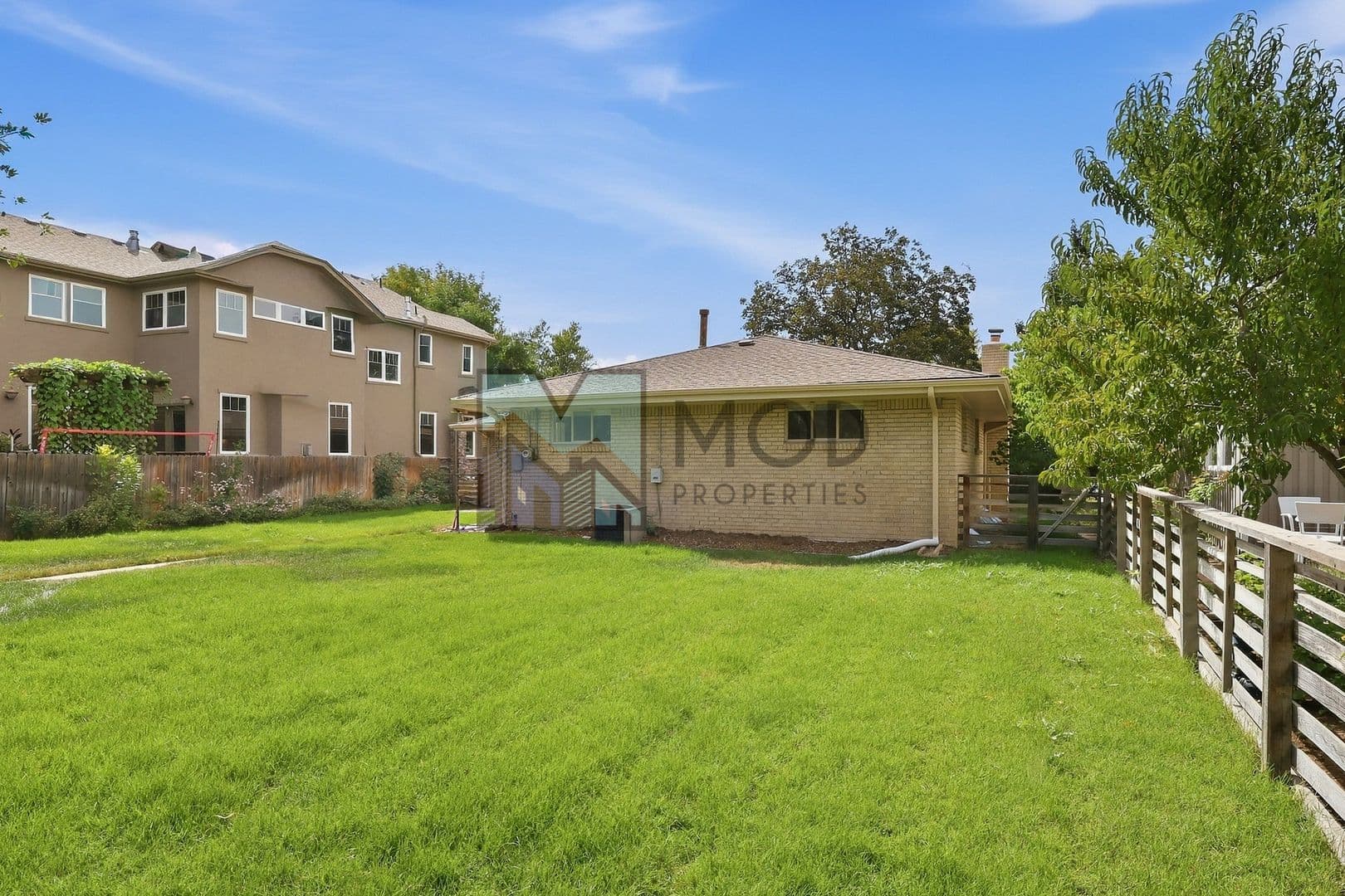Denver House: 3326 S Ash St