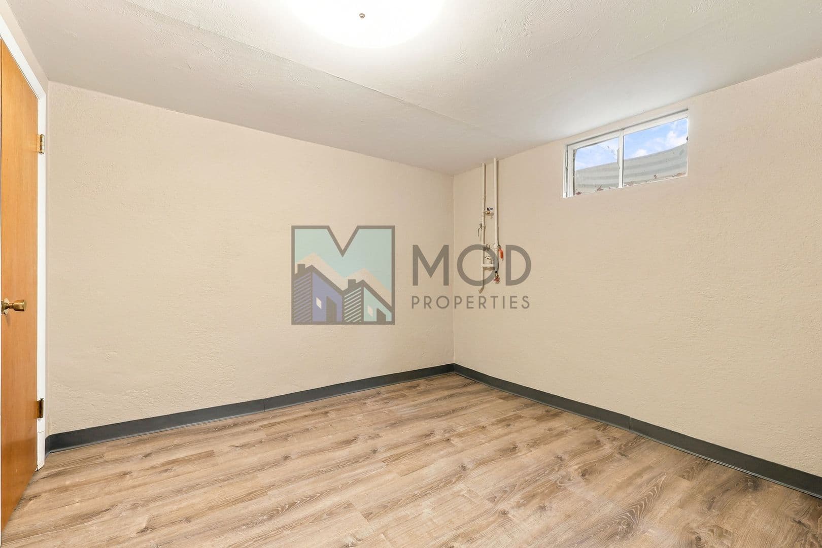 Denver House: 3326 S Ash St