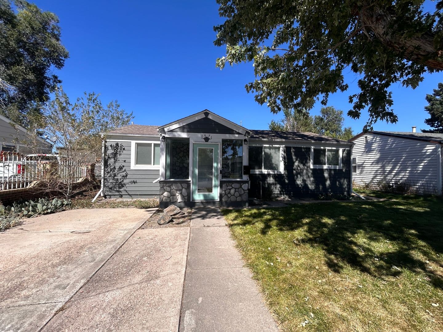 Denver House: 1571 W. Cedar Avenue
