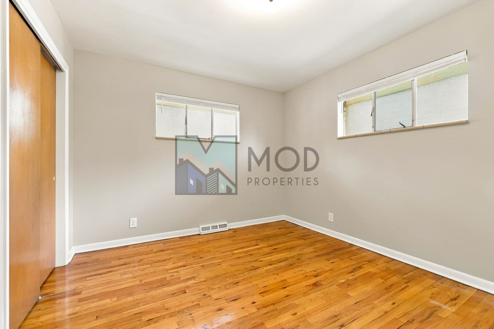 Denver House: 3326 S Ash St
