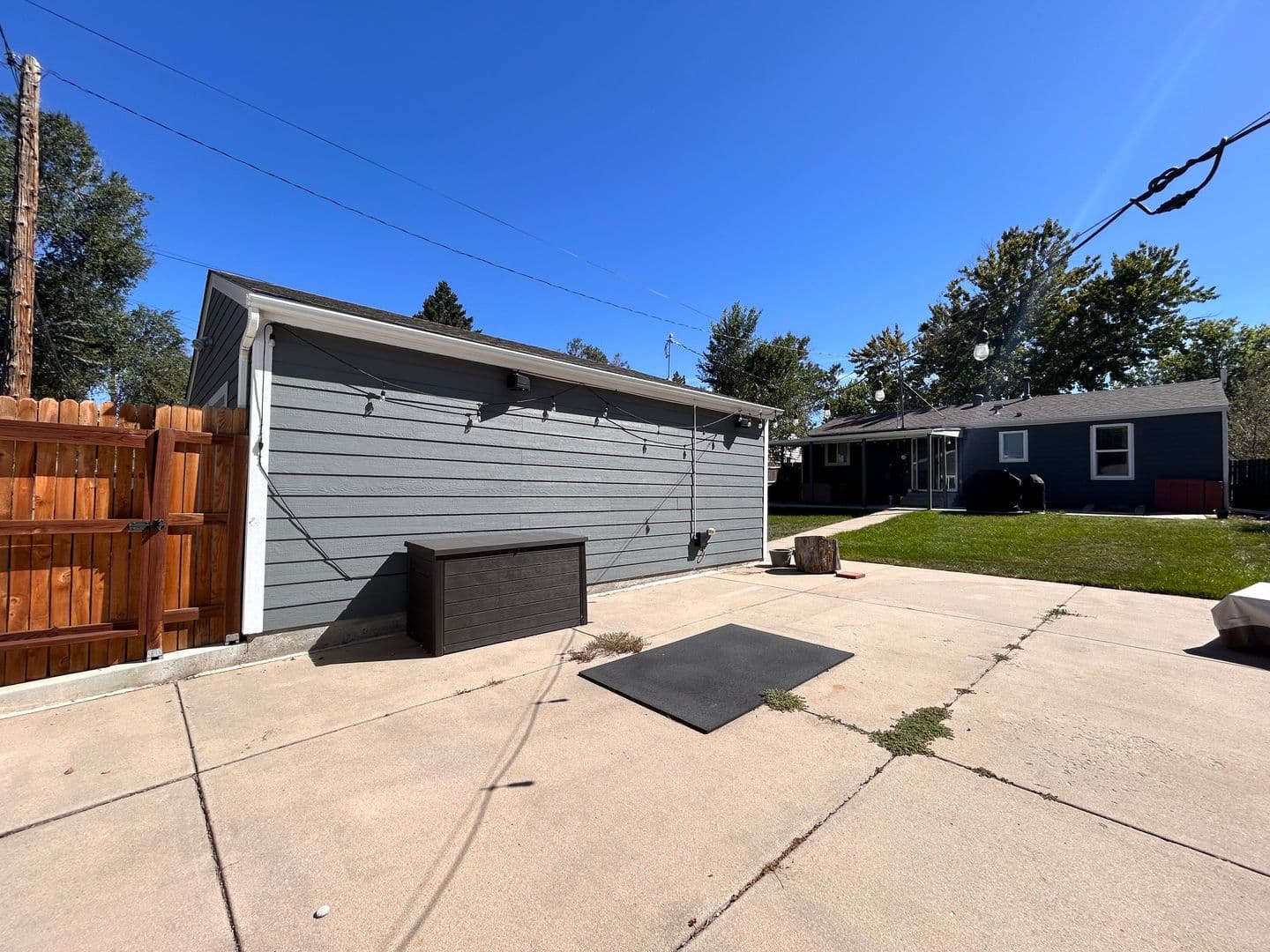 Denver House: 1571 W. Cedar Avenue