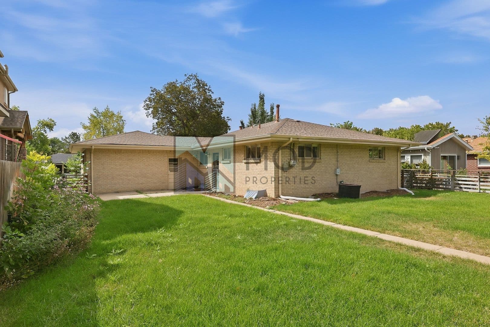 Denver House: 3326 S Ash St
