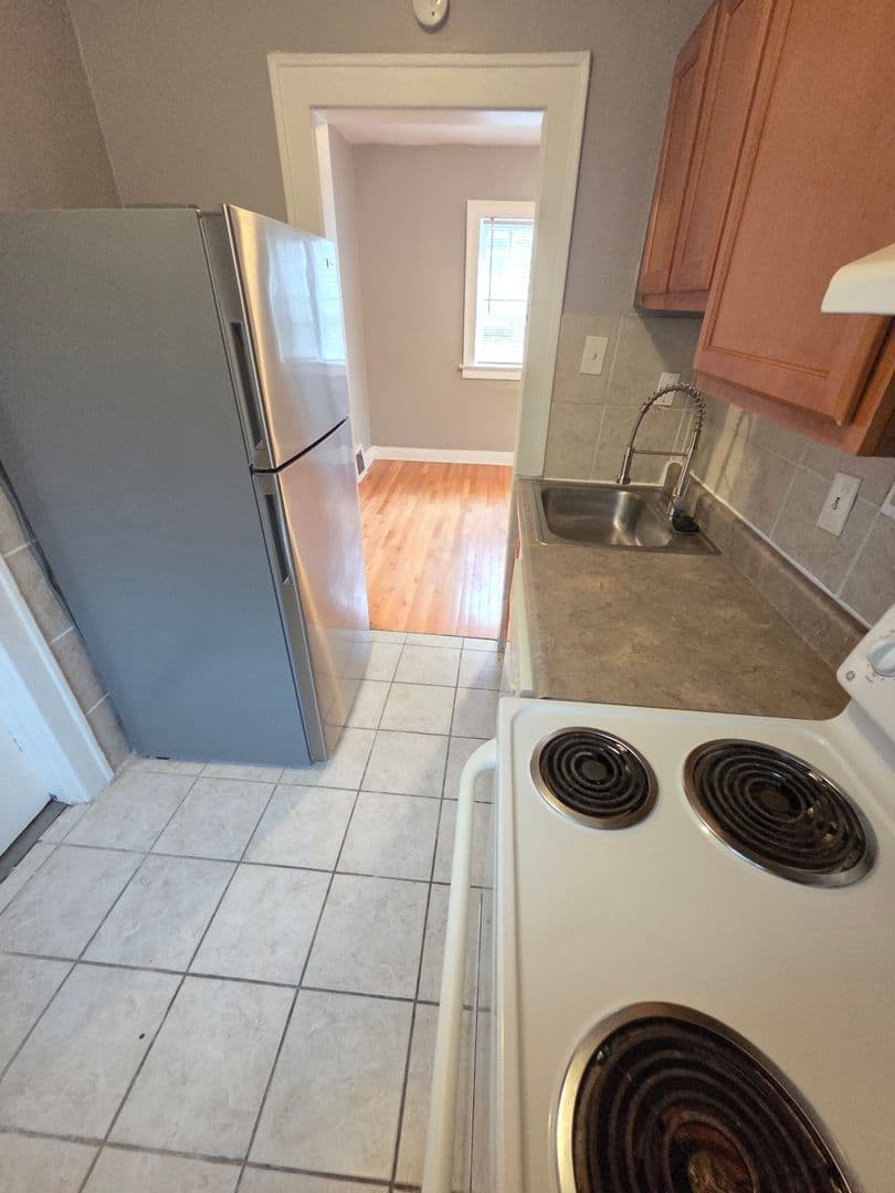 University City Apartment: 6611 Bartmer Ave