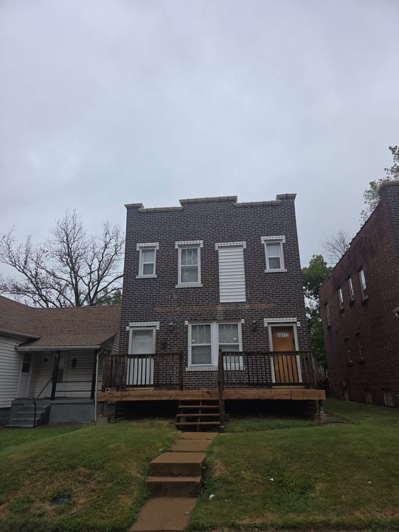 University City Apartment: 6611 Bartmer Ave