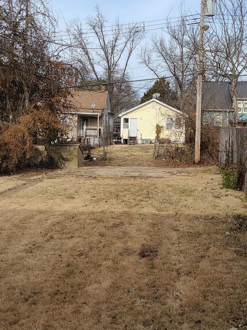 University City Apartment: 6611 Bartmer Ave