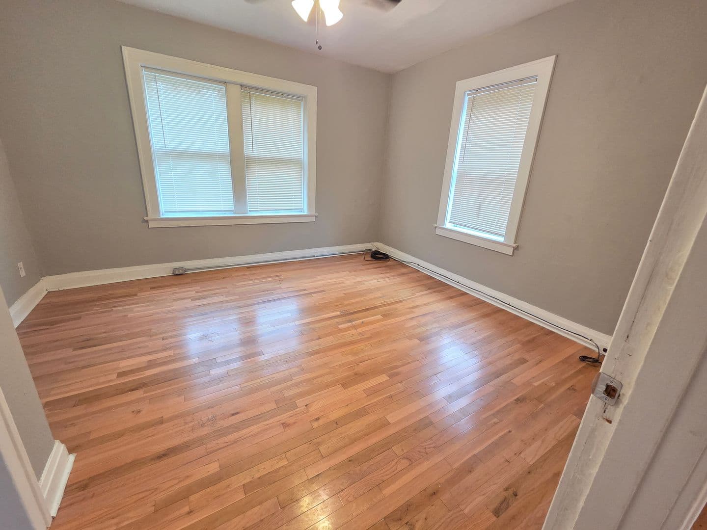 University City Apartment: 6611 Bartmer Ave