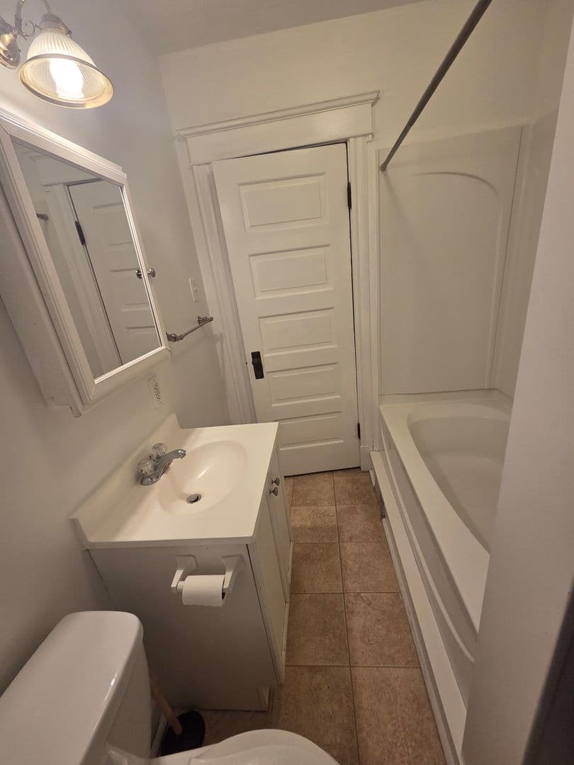 St. Louis Apartment: 4220 Shaw Blvd