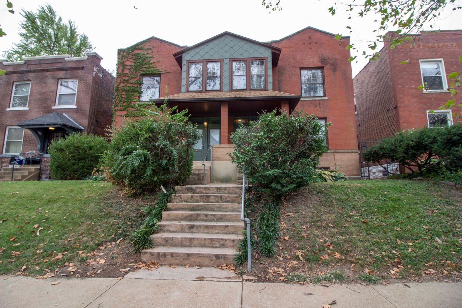 St. Louis Apartment: 4220 Shaw Blvd