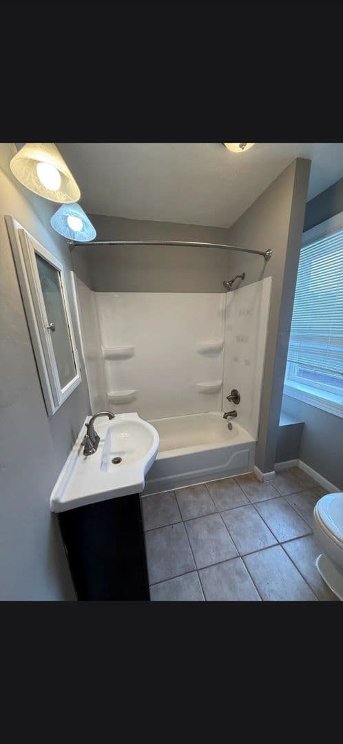 St.Louis Apartment: 5530 Louisiana Ave.
