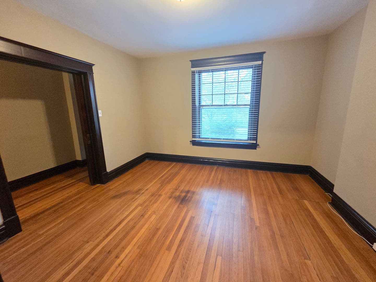 St. Louis Apartment: 4220 Shaw Blvd