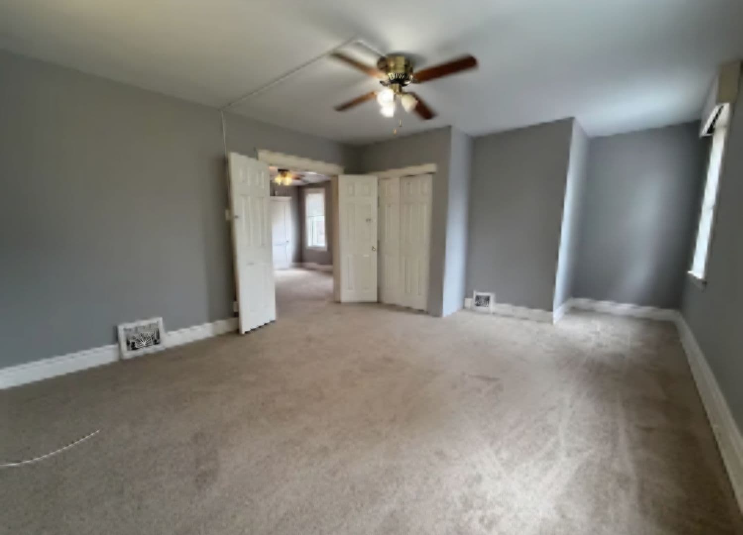 St.Louis Apartment: 5530 Louisiana Ave.