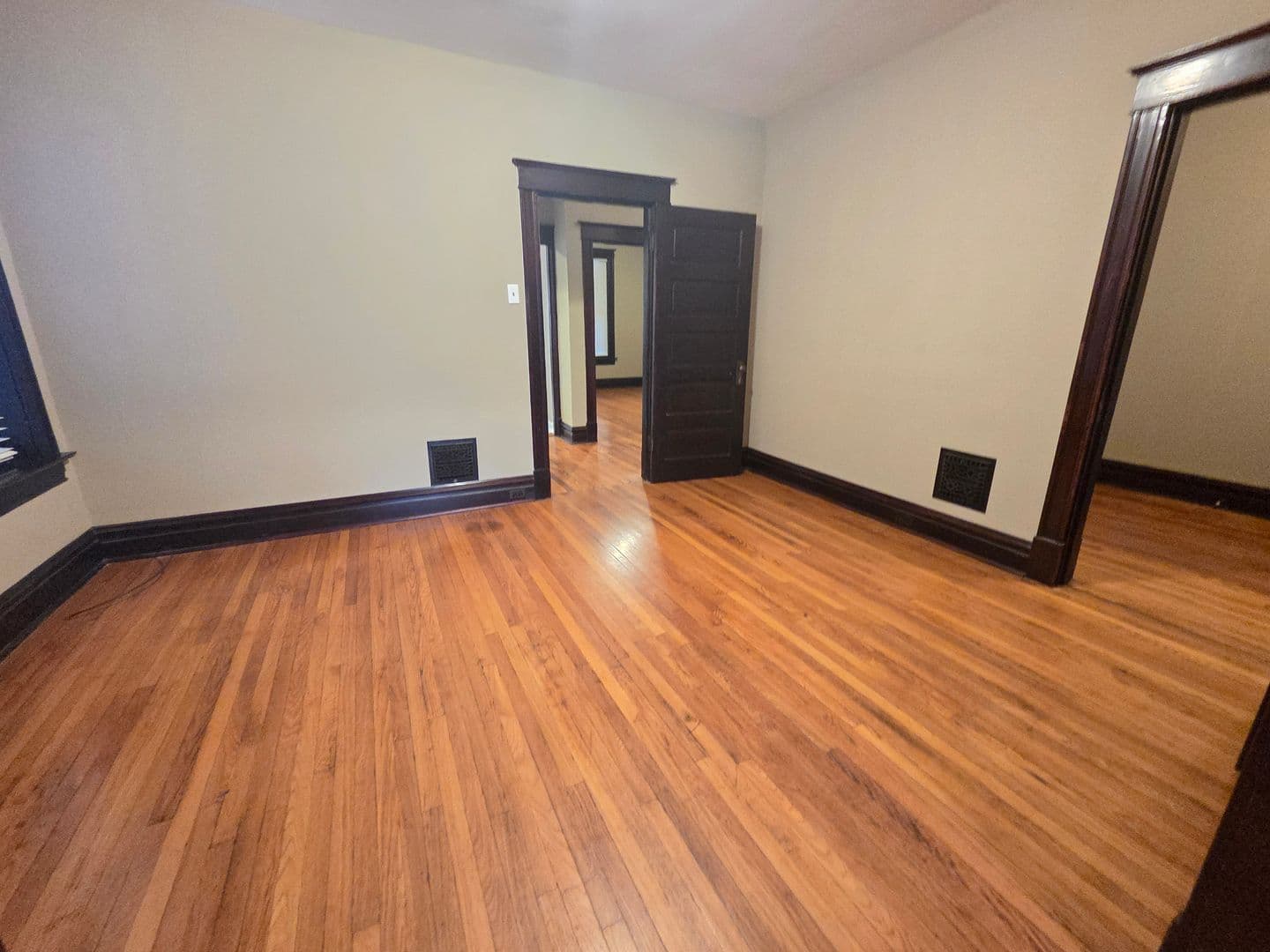 St. Louis Apartment: 4220 Shaw Blvd