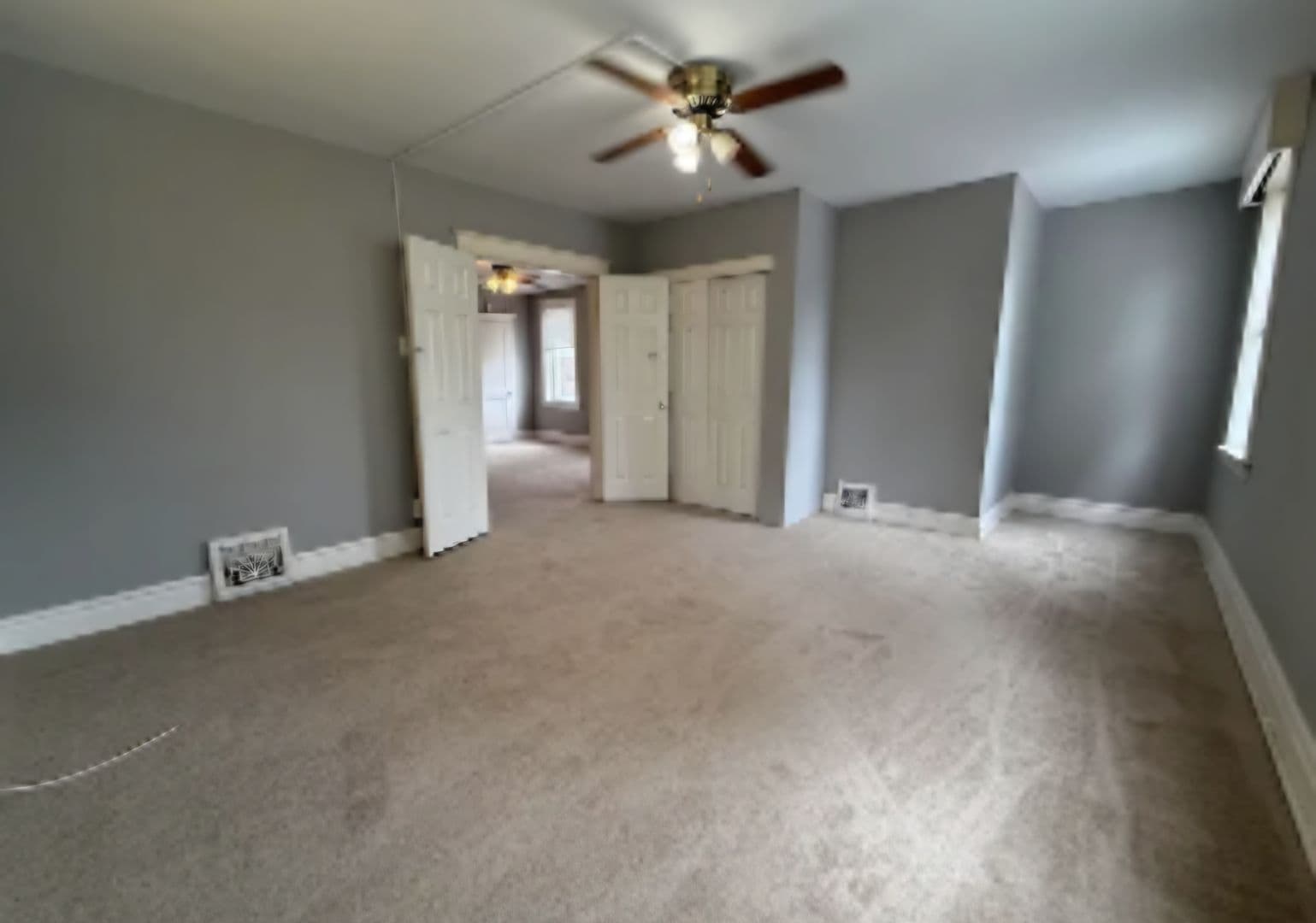 St.Louis Apartment: 5530 Louisiana Ave.