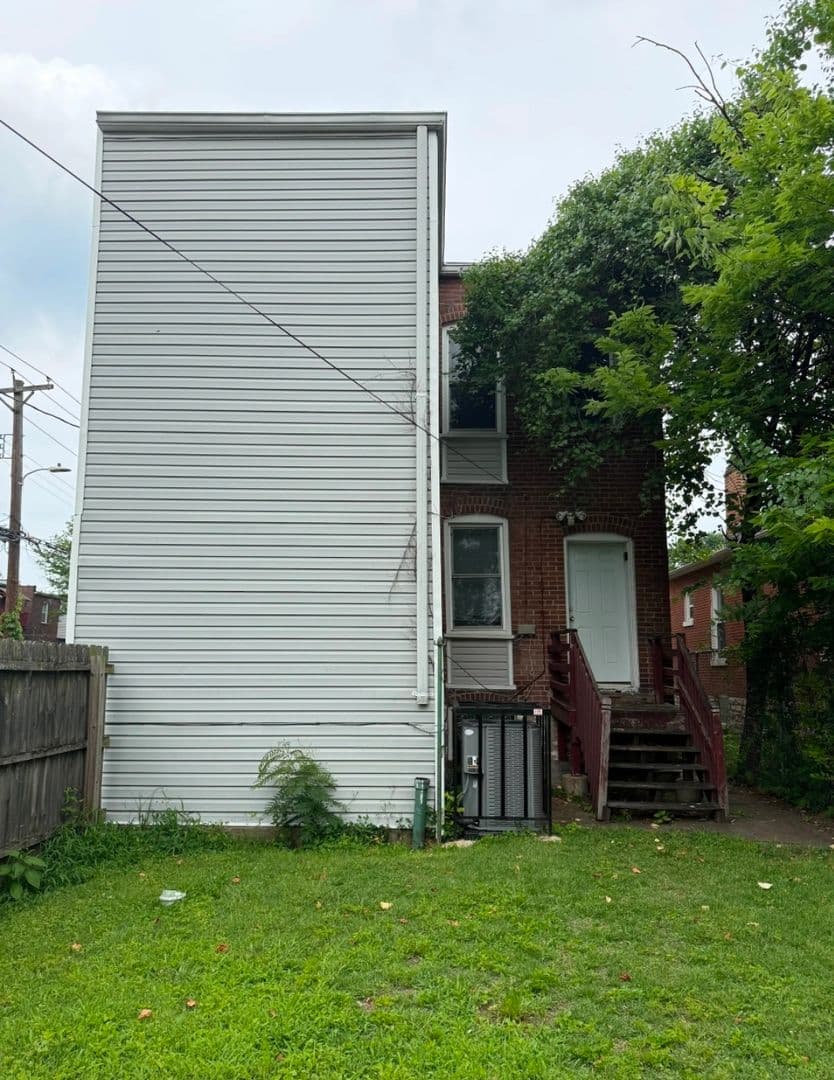 St.Louis Apartment: 5530 Louisiana Ave.