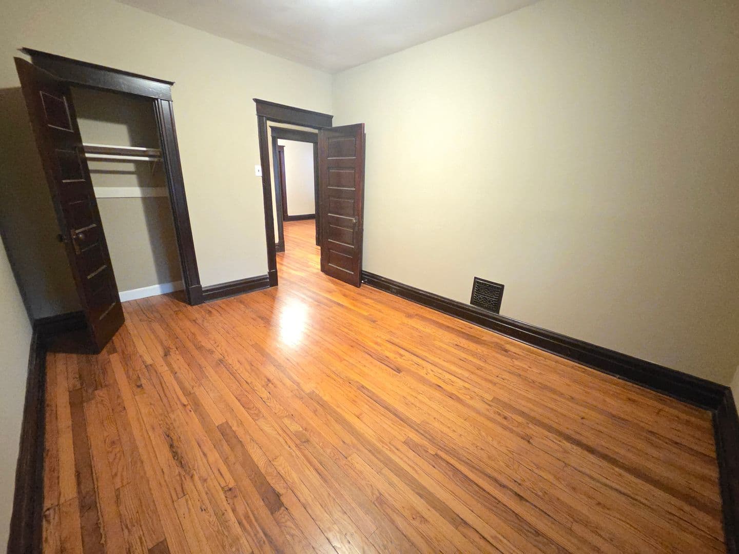 St. Louis Apartment: 4220 Shaw Blvd