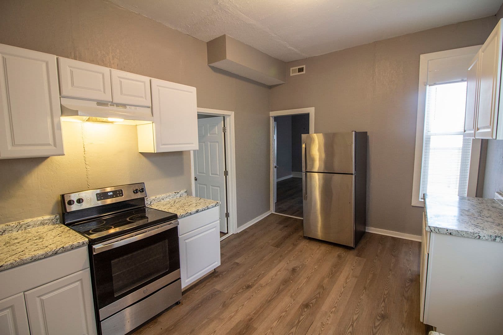 St. Louis Apartment: 1930-1932 Winnebago  Ave