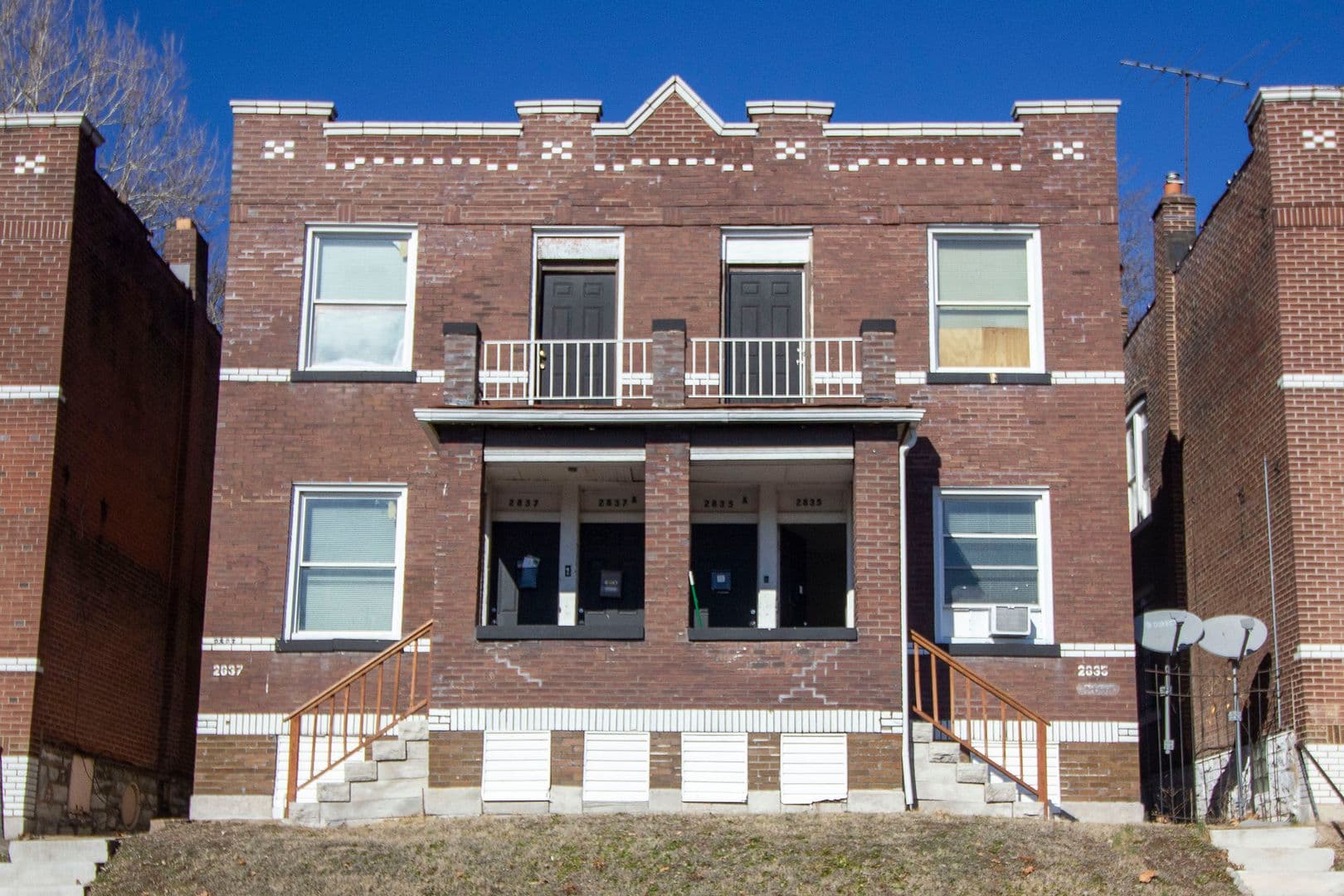 St. Louis Apartment: 2835-37 Miami St