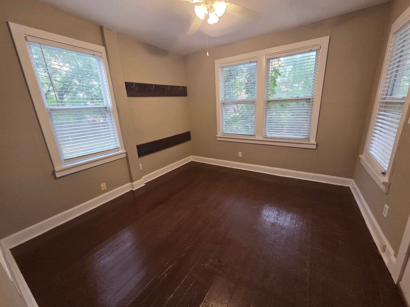 St. Louis Apartment: 4220 Shaw Blvd