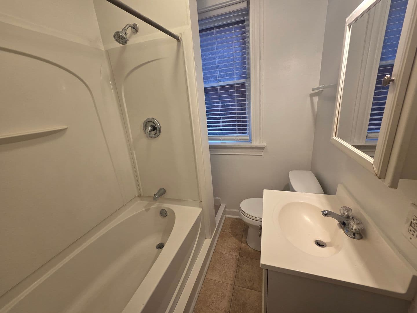 St. Louis Apartment: 4220 Shaw Blvd