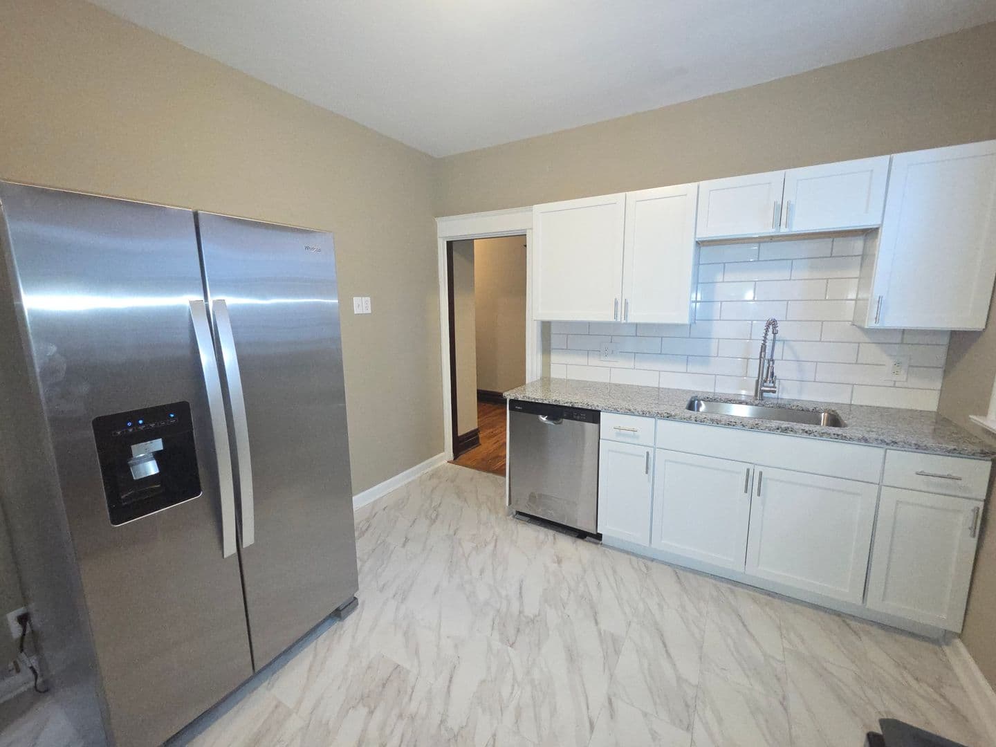 St. Louis Apartment: 4220 Shaw Blvd