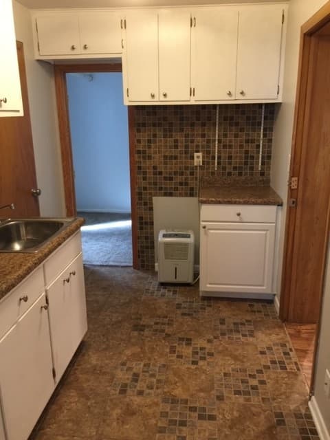 St. Paul Apartment: 1722 Grand Ave S