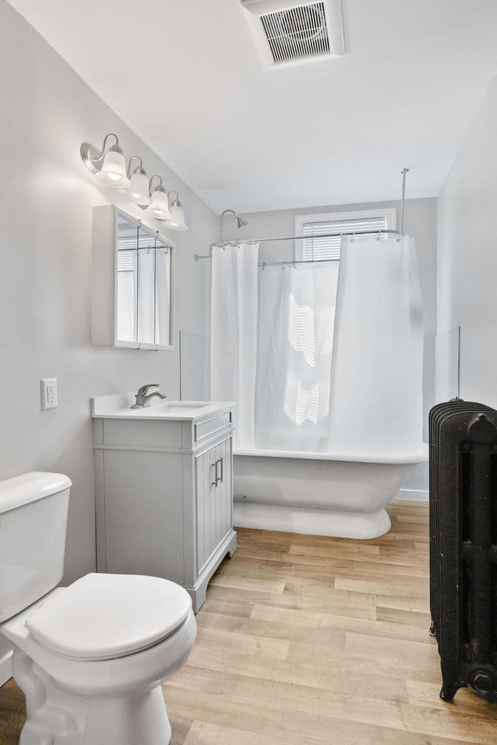 St. Paul Apartment: 1849 Portland Ave S
