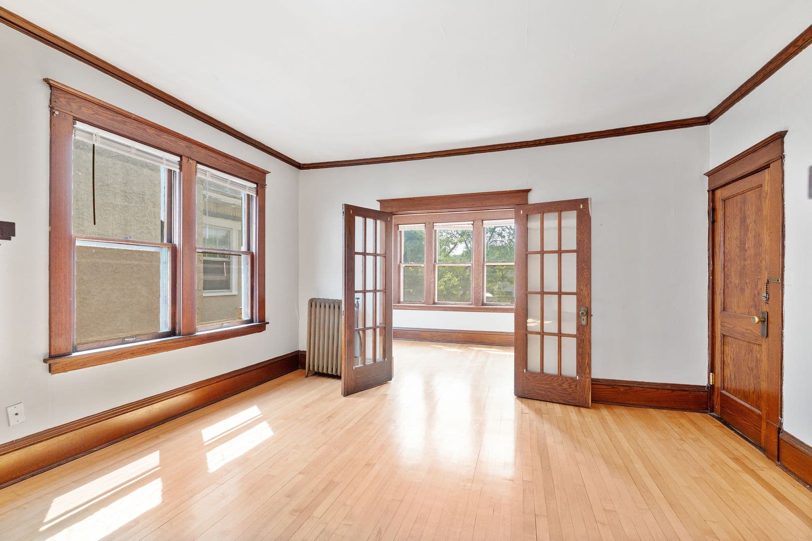 St. Paul Apartment: 1849 Portland Ave S