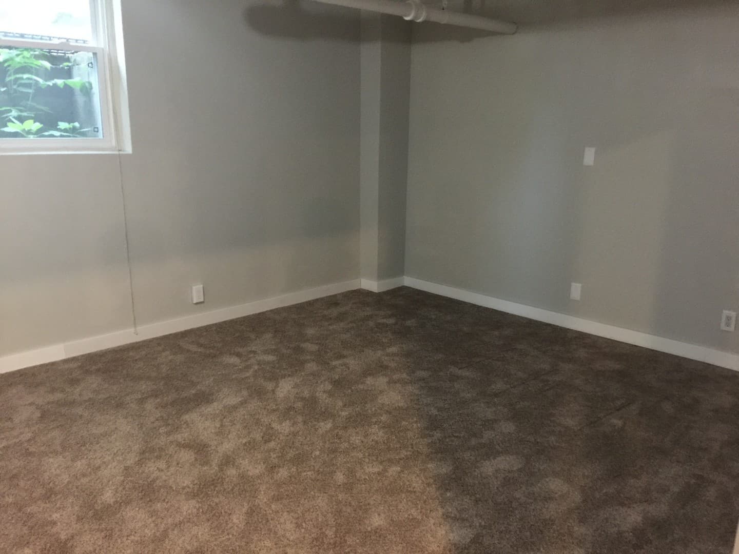 St. Paul Apartment: 1722 Grand Ave S