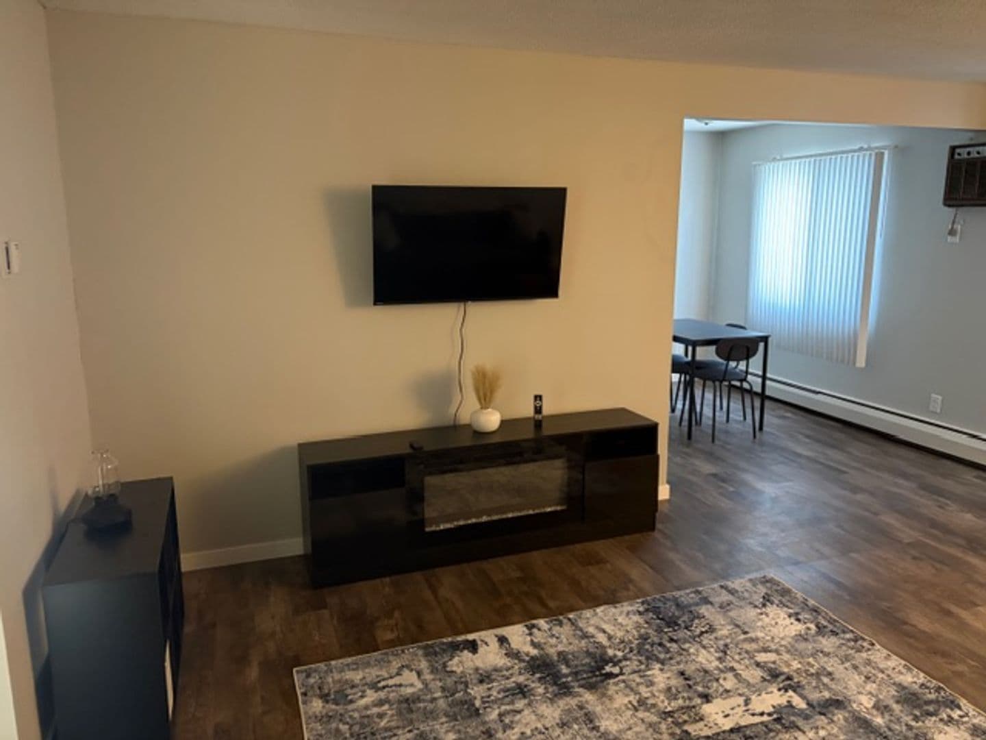 West St. Paul Apartment: 845 Dodd Road