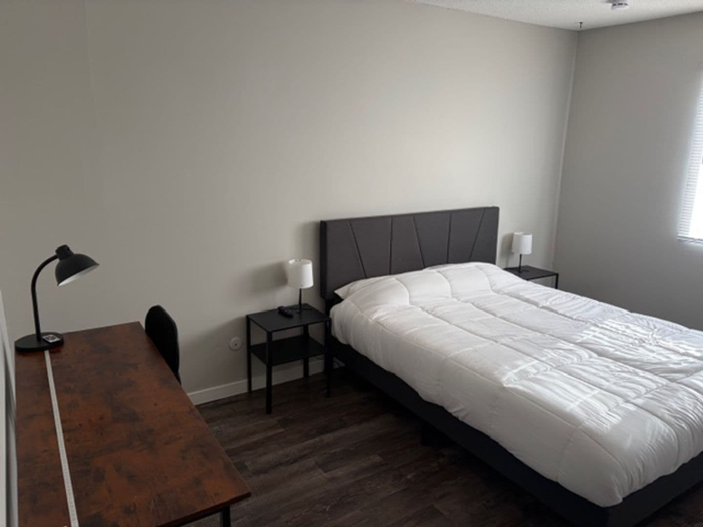 West St. Paul Apartment: 845 Dodd Road