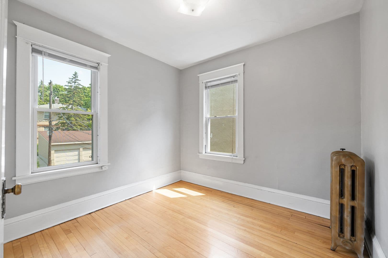 St. Paul Apartment: 1849 Portland Ave S