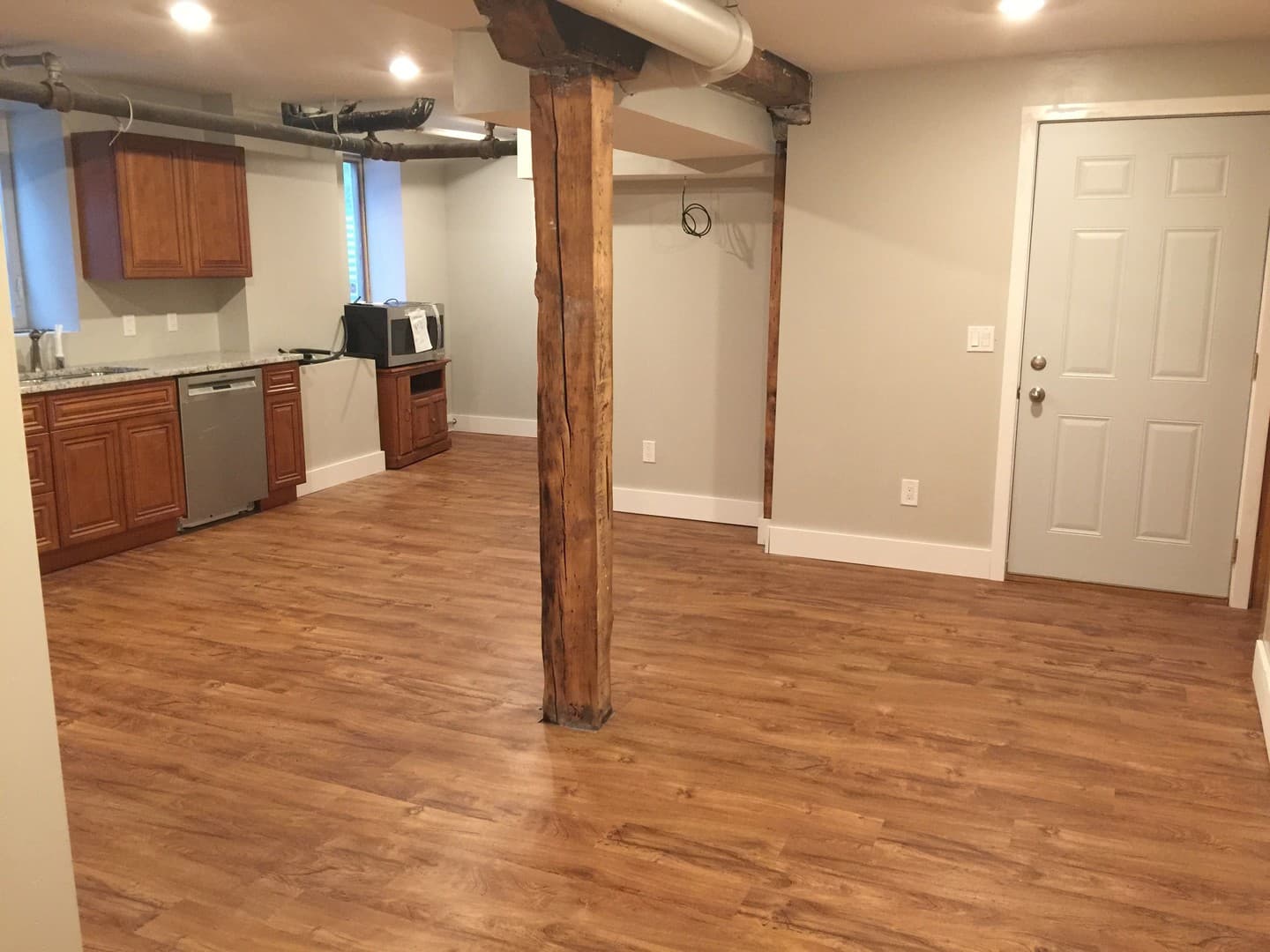 St. Paul Apartment: 1722 Grand Ave S