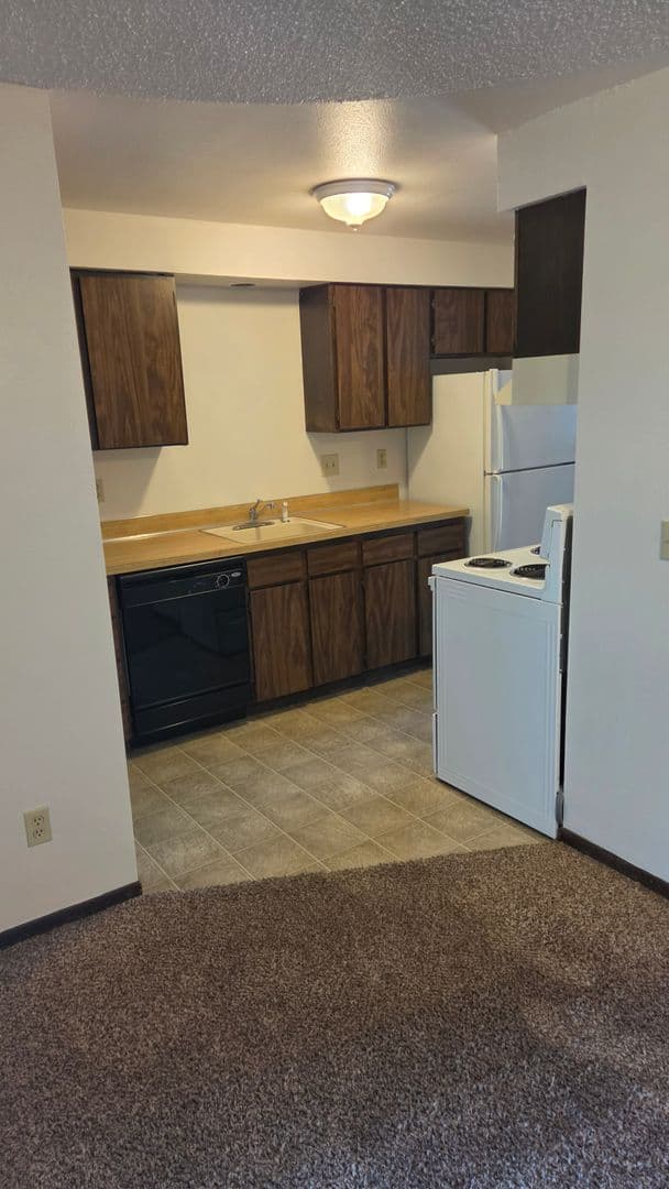Spokane Apartment: Forrest Glyn