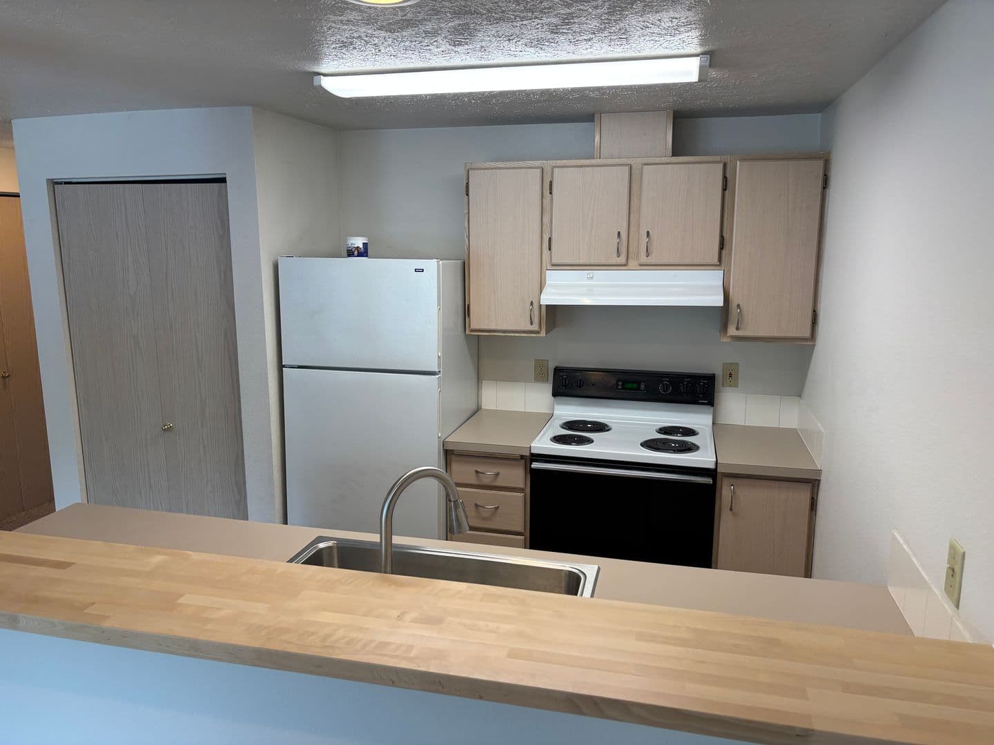 Spokane Valley Apartment: Fox Court Apartments